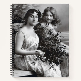 Zeitloses Portrait von Mutter und Tochter Notizbuch