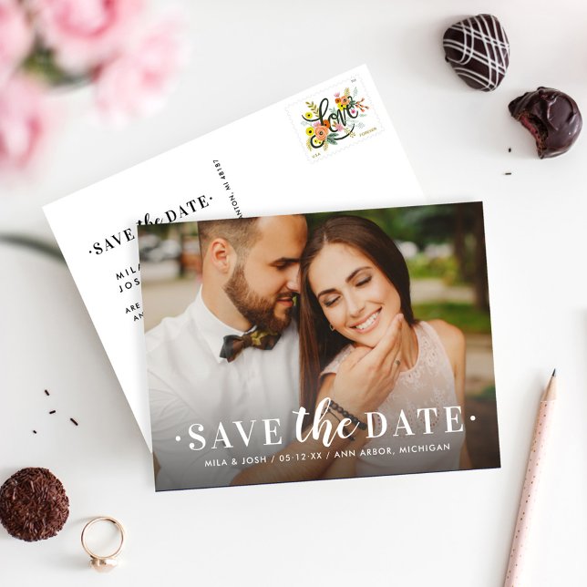 Zeitloses White Wedding Foto Save the Date Ankündigungspostkarte (Von Creator hochgeladen)