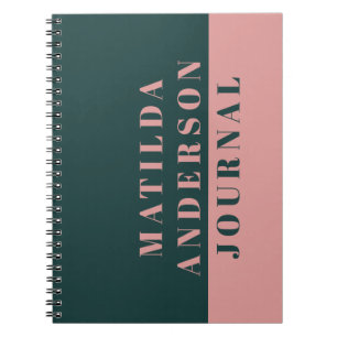 Zeitschrift mit minimaler grün-rosa Schrift Notizblock