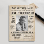 Zeitung Birthday News Funny Humors Men 60. Einladung<br><div class="desc">Feiern Sie mit dieser Vintagen Zeitungsgeburtstagseinladung einen Geburtstag im Stil eines Meilensteins - die perfekte Wahl für eine 60. Geburtstagsfeier für Männer! Das klassische Zeitungslayout mit kühnen Schlagzeilen, einem zentralen Foto-Rahmen und humorvollen "Break News"-Texten verleiht jedem Meilenstein Charakter und Charme. Ideal für 60. Geburtstagseinladungen für ihn, lasse diese vollständig anpassbare...</div>