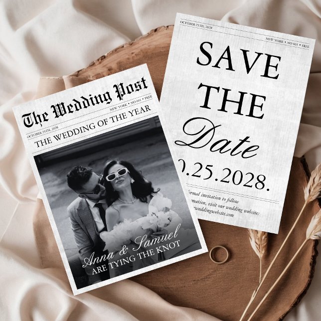 Zeitung Einzigartiges Foto Save the Date Hochzeit Einladung (Newspaper Wedding Save the Date Card Unique Photo Black & White Modern Old Money Aesthetic)