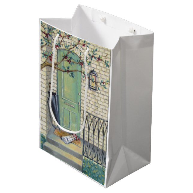 Zeitung & Umbrella Porch Geschenktasche Mittlere Geschenktüte (Vorderseite Schrägansicht)