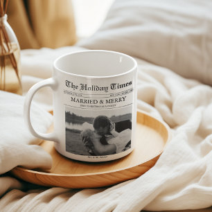 Zeitung Weihnachten froh und Verheiratetes Foto Kaffeetasse