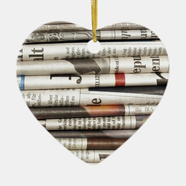 Zeitungen Keramikornament (Vorne)