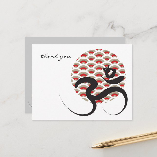 Zen Asian Red Sun Yoga Moderne Kalligraphie Om Om Postkarte (Vorderseite/Rückseite Beispiel)