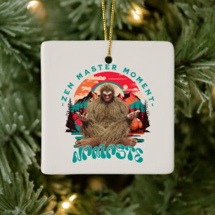 Zen Master Moment - Namaste Funny Bigfoot Keramikornament