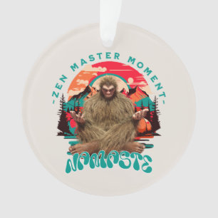 Zen-Meister-Moment Bigfoot-Meditation Retro-Art Ornament