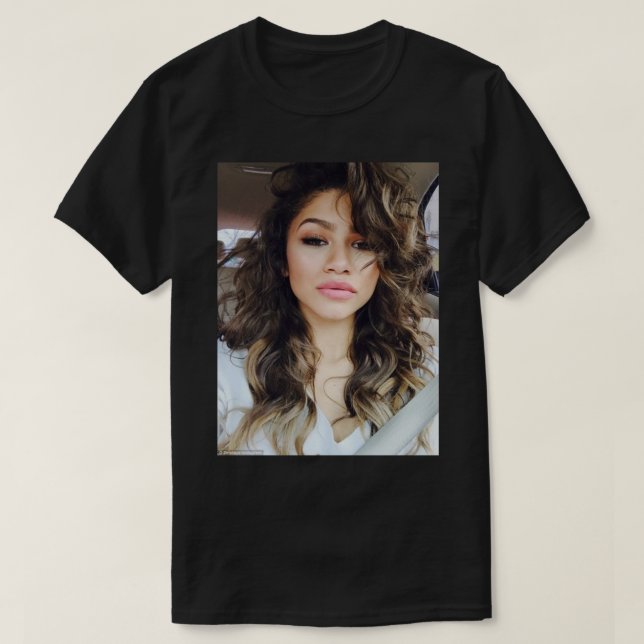 ZENDAYA Classic T-Shirt (Design vorne)
