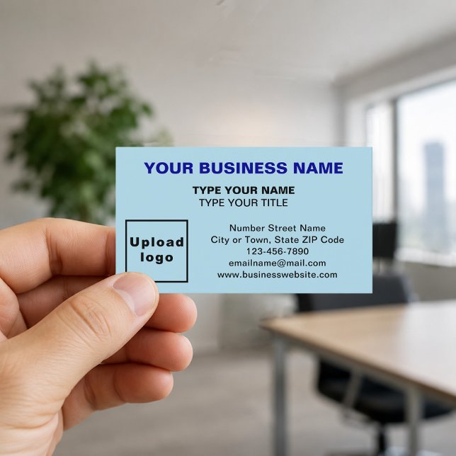 zentrierte, hellblaue Visitenkarte (Front of the business card)