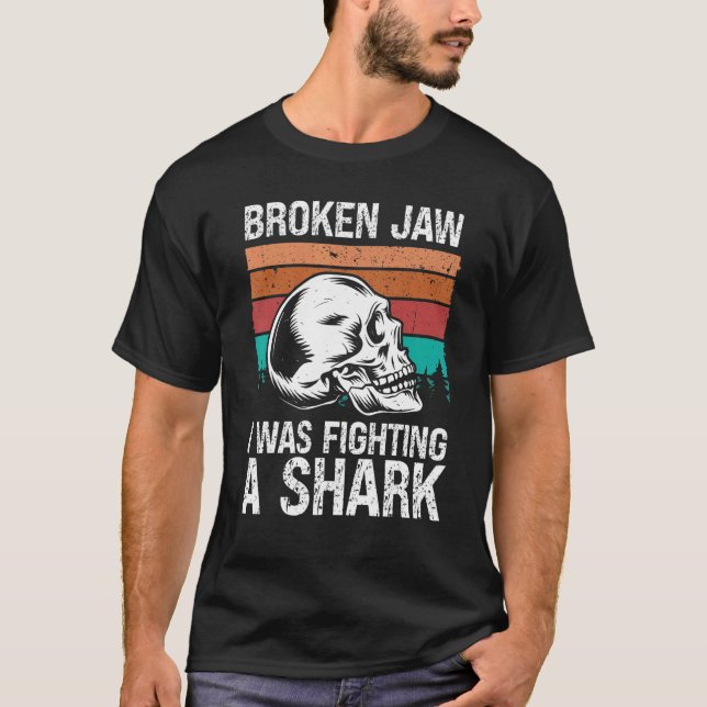 Zerbrochene Kiefer-Erholung Kämpfen Haie gebrochen T-Shirt (Vorderseite)