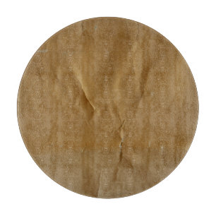 Zerknittertes rotes Papier: grungiger Hintergrund. Schneidebrett