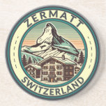 Zermatt Switzerland Illustration Travel Art Abzeic Getränkeuntersetzer<br><div class="desc">Zermatt Retrovektor-Reisedesign. Zermatt,  im Kanton Südschweiz,  ist ein Bergrestaurant,  das für Ski,  Klettern und Wandern bekannt ist.</div>