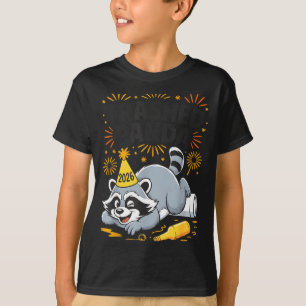 Zerstörter Panda Neujahr 2026 Lustiger betrunkener T-Shirt