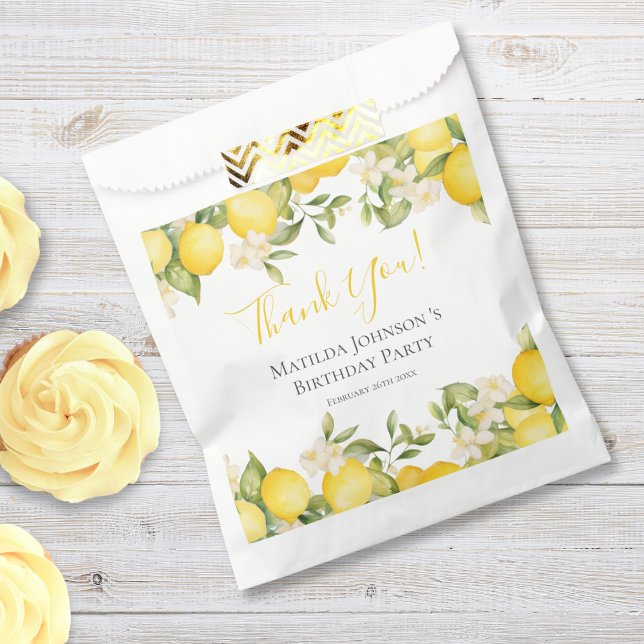 Zesty Lemons Fun Yellow Birthday Party Geschenktütchen (Mockup View)