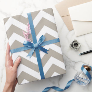 Zickzack Hochzeit von Grau und Weiß, Geburtstag V4 Geschenkpapier