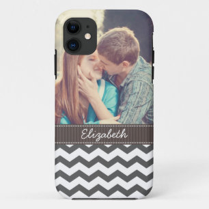 Zickzack Holzkohlen-Grau-Zickzack Stripes iPhone 11 Hülle
