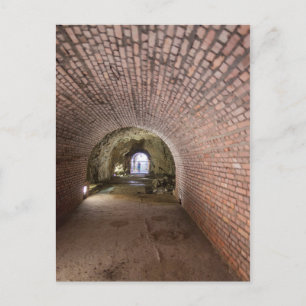 Ziegel-Tunnel in einem militärischen Bunker Postkarte