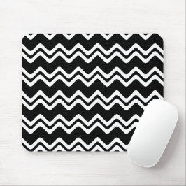 Zig Zag Muster mit zwei farbigen Linien Mousepad