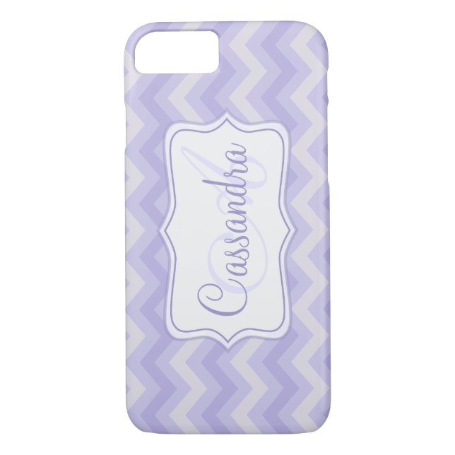 Zigzag gemusterter lila Name Initial iPhone Case (Rückseite)