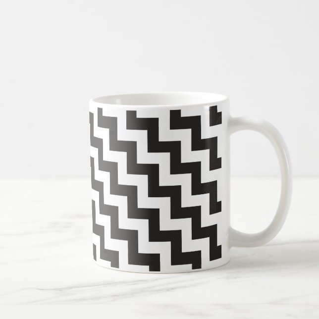 Zigzags Ringer-Tasse, Schwarz-Weiß-Chevronen Tasse (Rechts)
