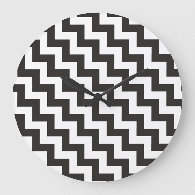 Zigzags Round Wall Clock, Black and White Chevrons Große Wanduhr (Vorderseite)