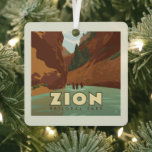 Zion-Nationalpark | Die Pfeile Ornament Aus Metall<br><div class="desc">Anderson Design Group ist eine preisgekrönte Illustrations- und Designfirma in Nashville,  Tennessee. Der Gründer Joel Anderson leitet ein Team talentierter Künstler,  um originale Posterkunst zu kreieren,  die wie Vintage Werbedrucke von den 1920er bis 1960er Jahren aussieht.</div>