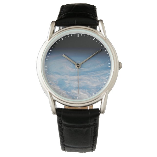 Zirkuläre Wolkenbildung über den Südpazifik. Armbanduhr (Vorderseite)