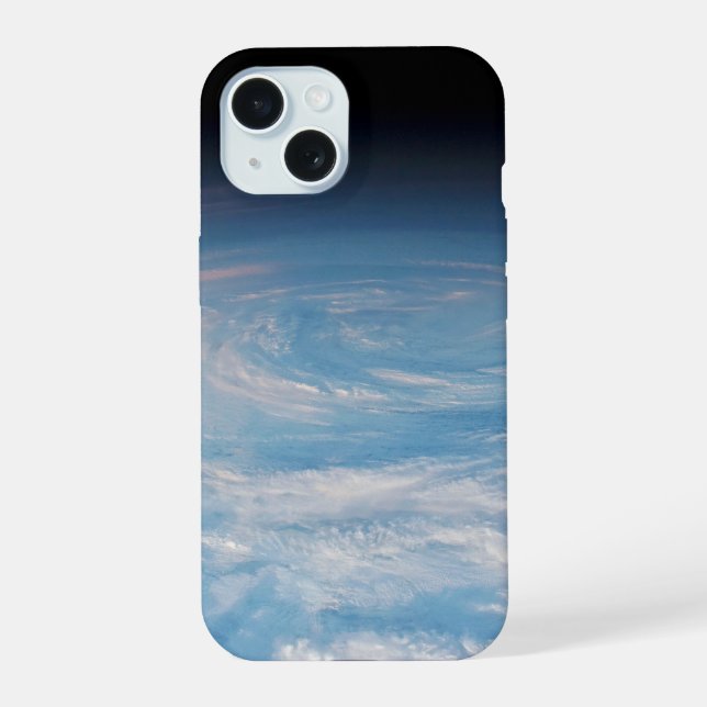 Zirkuläre Wolkenbildung über den Südpazifik. iPhone 15 Hülle (Rückseite)