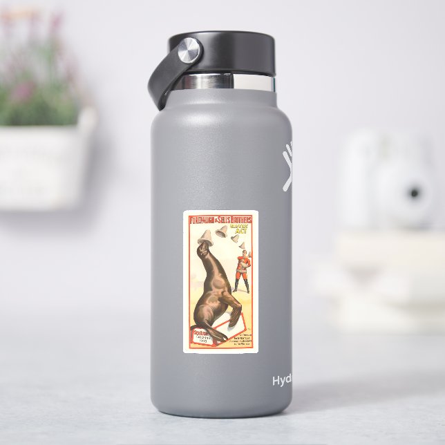 Zirkusposter mit einer Seelenlion, die Hasen fängt Aufkleber (HydroFlask)