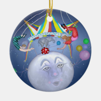 Zirkuszelt auf einer kleinen blauer keramikornament