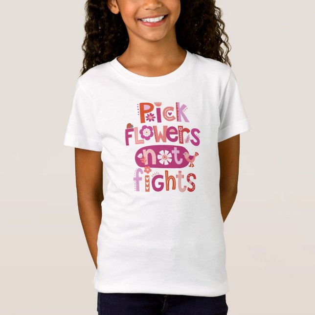 Zitat niedlicher rosa Blumenmuster T-Shirt (Vorderseite)