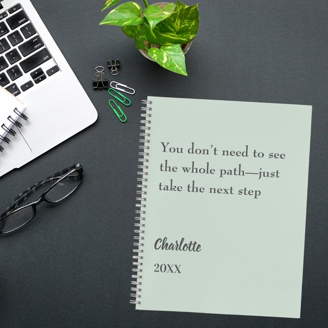 Zitat zum Ziel "Sage green inspiririration" Notizbuch (Von Creator hochgeladen)