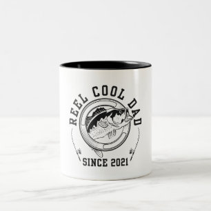Zitat zur Fischerei: Cooler Vater seit 2021 Zweifarbige Tasse