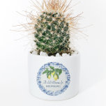 Zitronenzitrus w Leaf Foliage Blue n White Pattern Runder Aufkleber<br><div class="desc">Lemon Citrus w Leaf Foliage Blue n White Pattern Hochzeit oder Brautparty Gönnen Sie Aufkleber oder Umschlag Aufkleber zum Abschluss Ihrer eleganten Präsentation. Das blaue und weiße Shibori "X"-Muster wurde von Audrey Jeanne Roberts, einem international anerkannten Künstler, in Aquarellfarbe handgemalt und mit einem Zitronenpaar an einem Zitruszweig kombiniert. Copyright, alle...</div>