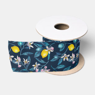 Zitronenzweige mit Blüten und blauen Früchten Satinband