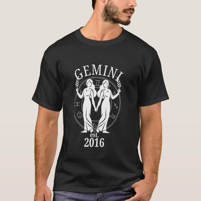 Zodiac Gemini Twins Born in 2016 T-Shirt (Vorderseite)