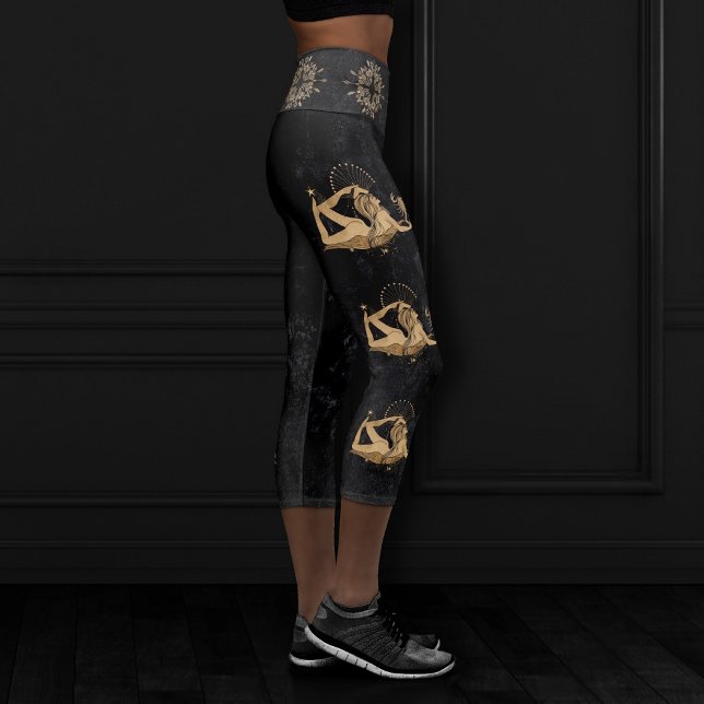 Zodiac Goddess | Cosmic Gold Scorpio Astrologie Capri Leggings (Von Creator hochgeladen)