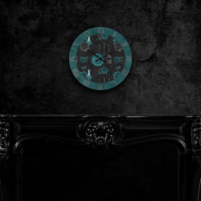 Zodiac Magic | Dark Teal Green Gothic Skull Roses Runde Wanduhr (Von Creator hochgeladen)