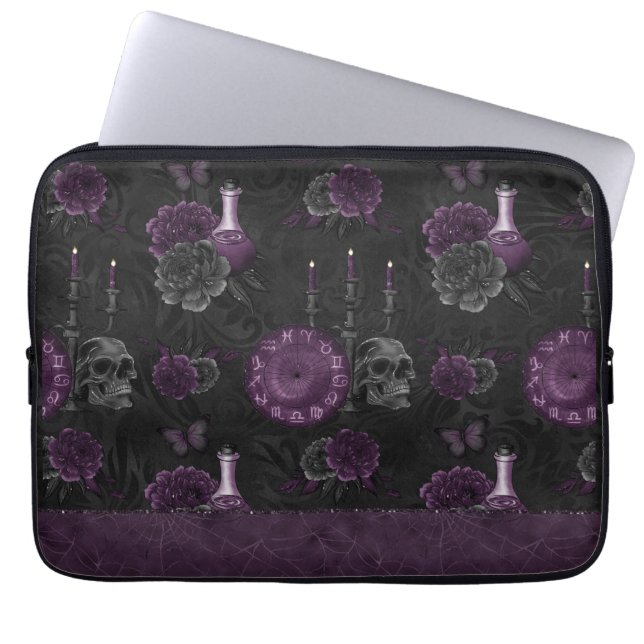 Zodiac Magic | Dunkle Lila Pflaumengotik Rose Laptopschutzhülle (Vorderseite)
