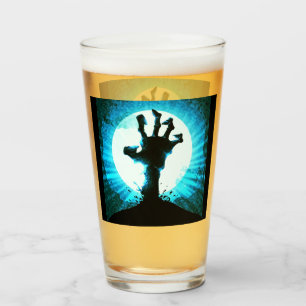 Zombie Hand in Mondlicht Glas