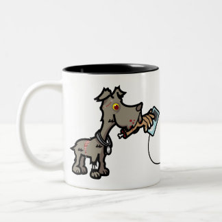 Zombie-Hund, der Zwei-Ton Tasse holt