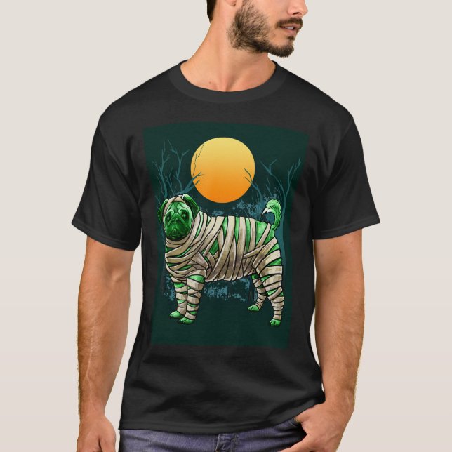 Zombie Mummy Mops Halloween mit Vollmond T-Shirt (Vorderseite)