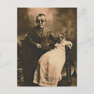 Zombie Siblings Postkarte