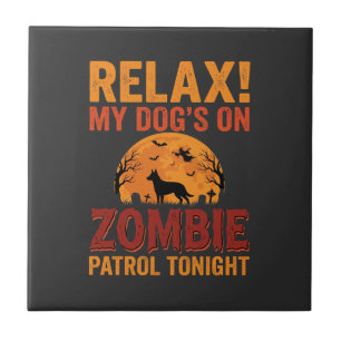 Zombie-Streifenhörnchen-Halloween Fliese