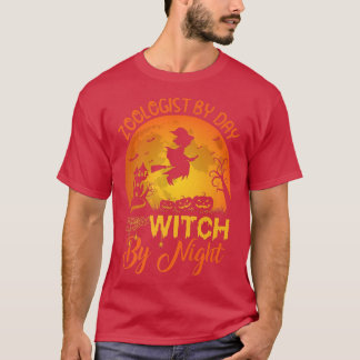 Zoologe by Day Hexe by Night Zoologe Hallowee T-Shirt