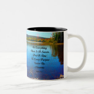 Zu alles gibt es eine Jahreszeit Zweifarbige Tasse