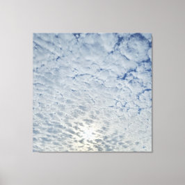 Zu den Wolken und darüber hinaus Leinwanddruck