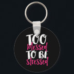 Zu gesegnet, um als inspirierendes Zitat betont zu Schlüsselanhänger<br><div class="desc">Zu gesegnet, um gestresst zu werden. Inspiration und motivierend Erntedank feiern Zitat Design mit positiven Redewendungen und Lebensmotto. Coole Vintage Typografie-Ware mit Empowerment und aufregender Botschaft zum Tragen während des Erntedanks. Verteile diese Weisheitsworte und inspirier anderen, stark zu sein, mutig zu sein, hart zu arbeiten, Glauben zu haben, Mut zu...</div>