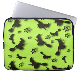 Zu Halloween Abend 3D unter Sternen fliegen Laptopschutzhülle