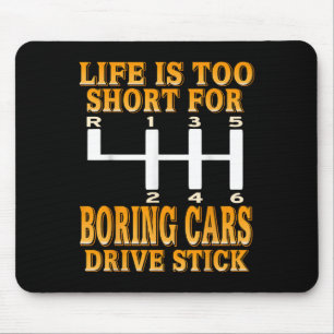 Zu Kurze langweilige Autos treiben den Spaß zur Um Mousepad
